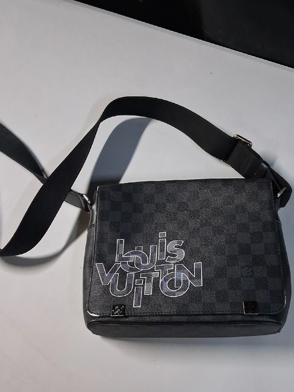 Louis Vuitton District Messenger PM Damier Graphite